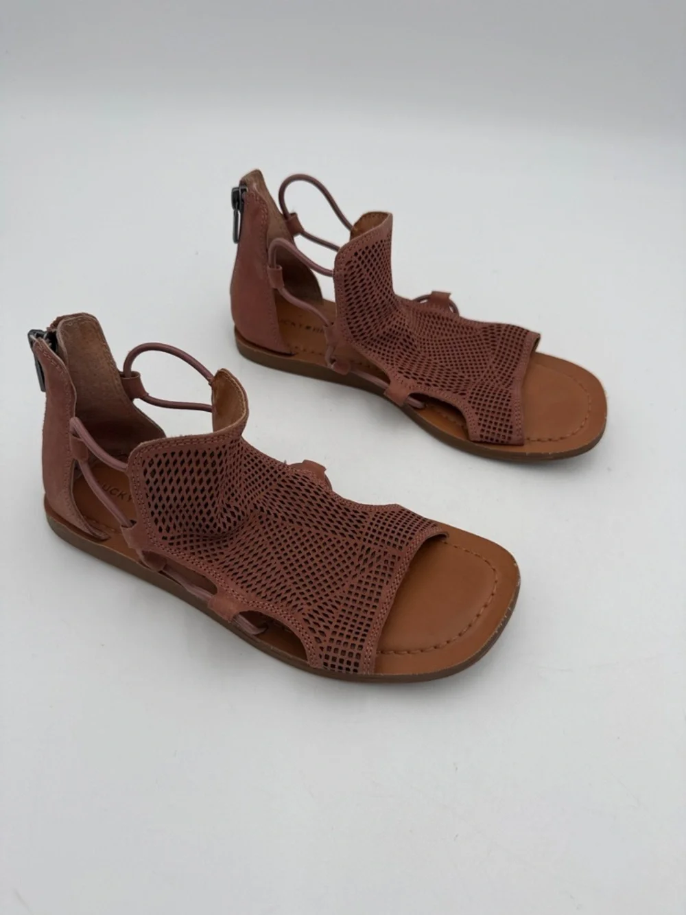 Lucky Brand Women's Dusty Rose Gladiator Sandals 5.5M leather perforated Y2K